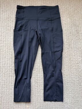 lululemon athletica Black High-Rise Performance Capris with POCKETS